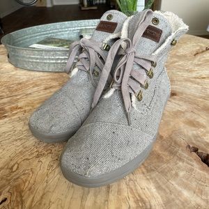 TOMS size 12 men’s boots